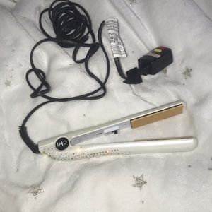 CHI hair straightener